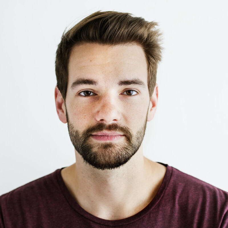 Nicholas, Reporter